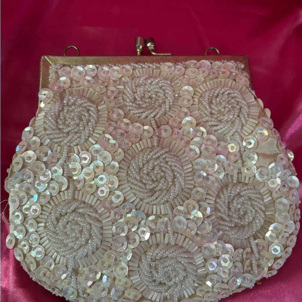 Vintage Elegant Cream Beaded Clutch - Picture 3 of 6